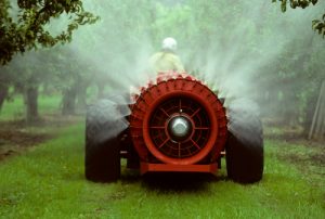 apple-sprayer-orchard